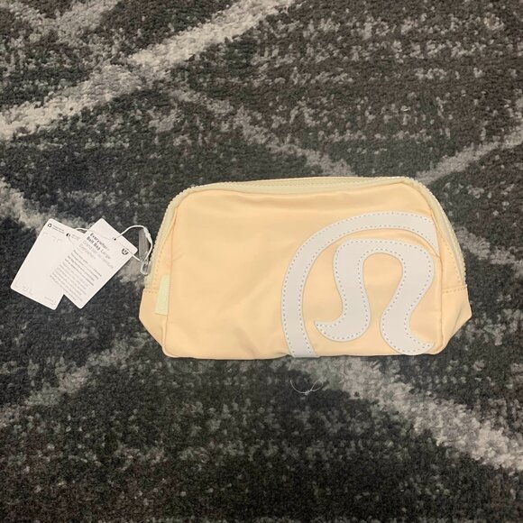 Lululemon Everywhere Bag 1L - Picture 1 of 3